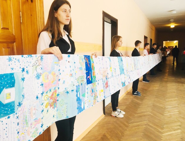 Луцькі школярі встановили рекорд України та отримали подарунки. ФОТО