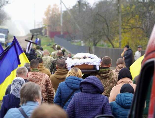 Громада знову в жалобі: на Волині попрощались із Героєм Петром Корнійчуком. ФОТО