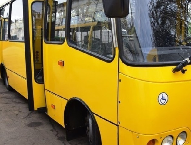 Лучани вимагають додаткове освітлення на дверях маршруток