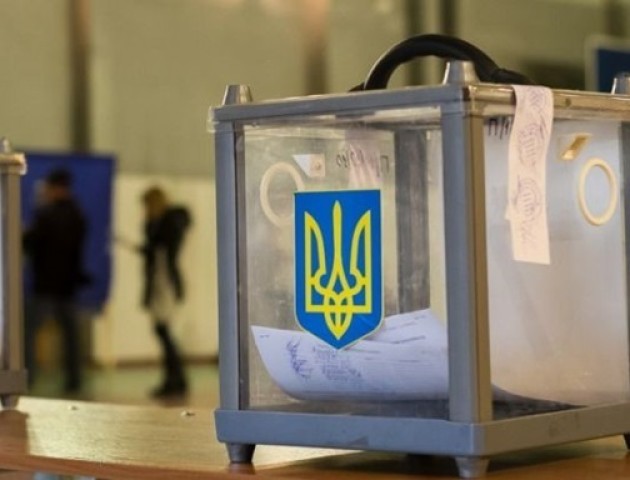 Хто з кандидатів у президенти лідирує в лютому