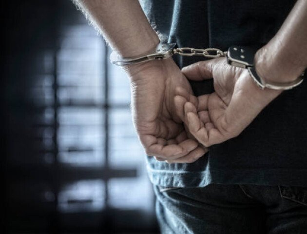 До 15 років за ґратами світить волинянину, який жорстоко вбив рідну бабусю