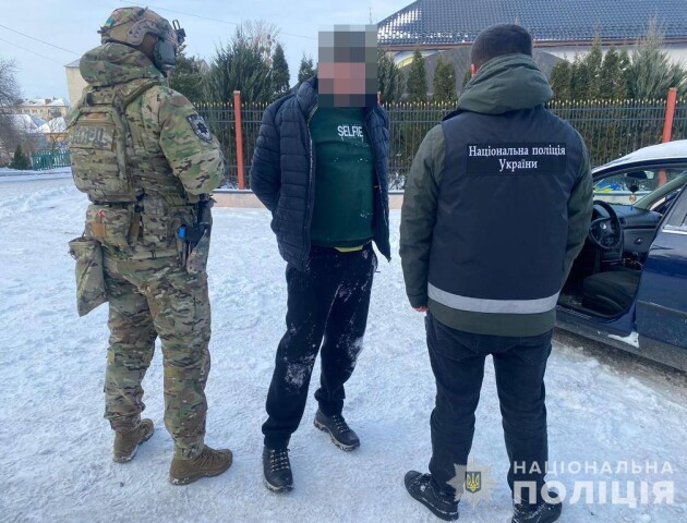 Правоохоронці викрили волинянина, який налагодив «бізнес» з продажу зброї. ФОТО
