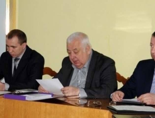 Мужчини у спідницях: Саганюк дав премії чоловікам до Міжнародного жіночого дня