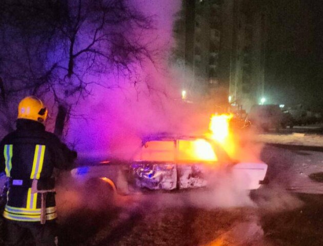 На Волині вночі згорів автомобіль. ФОТО