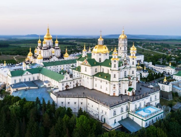 Поліція з'ясовує, чи законно Почаївську лавру передали Московському патріархату