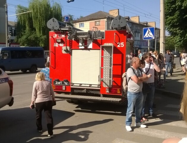У Луцьку продовжують тероризувати правоохоронців. «Замінували» обласну лікарню і ЦНАП (оновлено)