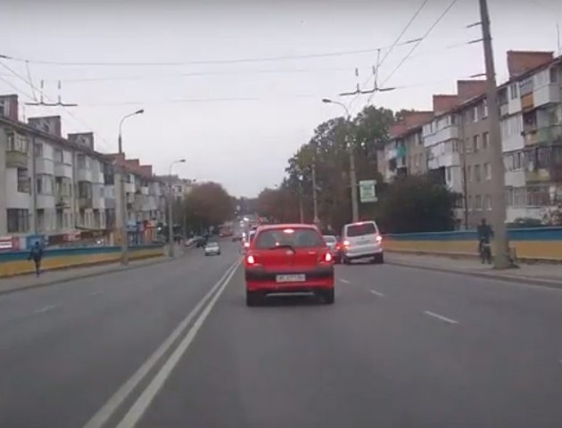 У Луцьку нарікають на незручний відрізок дороги