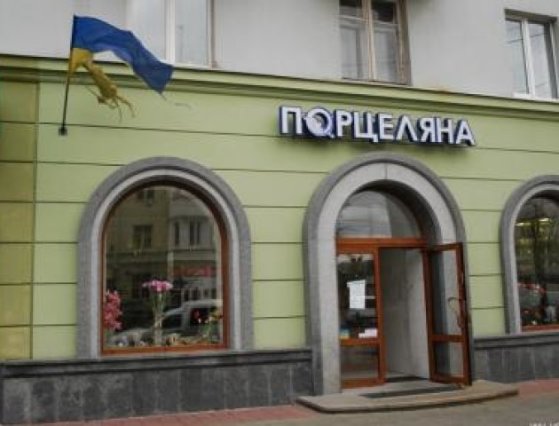 Злодійку піймали, а злодій утік: у центрі Луцька хотіли обікрасти магазин