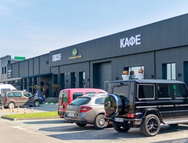 Оптимальний та ідеальний варіант: як львів'янин через West Auto Hub купував дружині авто