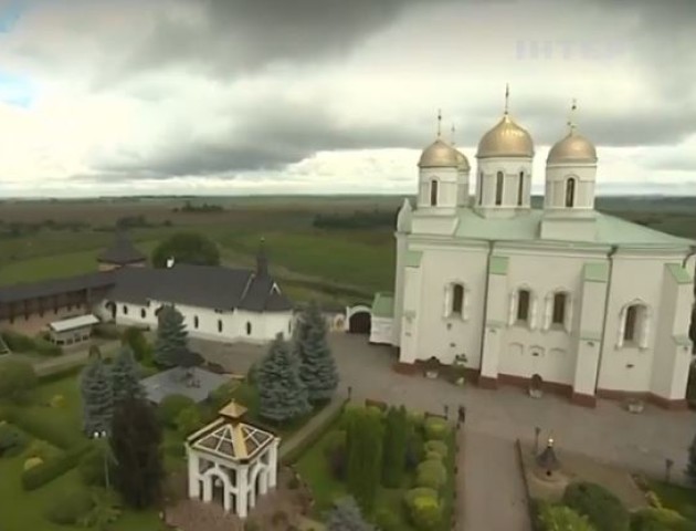 У Зимненському монастирі волиняни молилися за мир в Україні. ВІДЕО