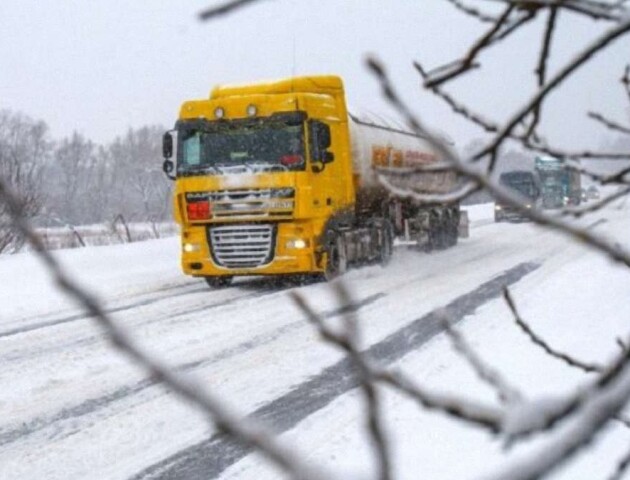 Де на Волині водіям вантажівок можна перечекати негоду. Перелік місць