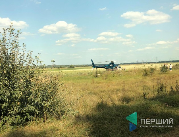У Ковелі посеред гречаного поля приземлився гвинтокрил. ФОТО