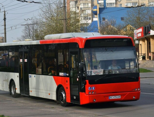 Підстав не підвищувати немає. У Луцькраді мізкують, на скільки підняти проїзд у маршрутках