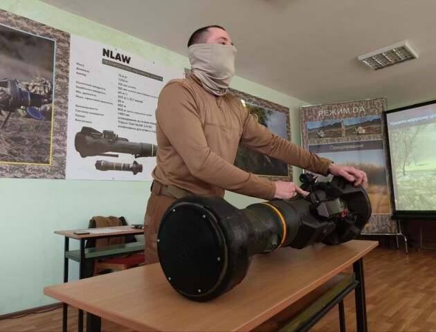 Інструктор на такій зарплаті, що йому простіше воювати: Кривонос порушив тему резерву