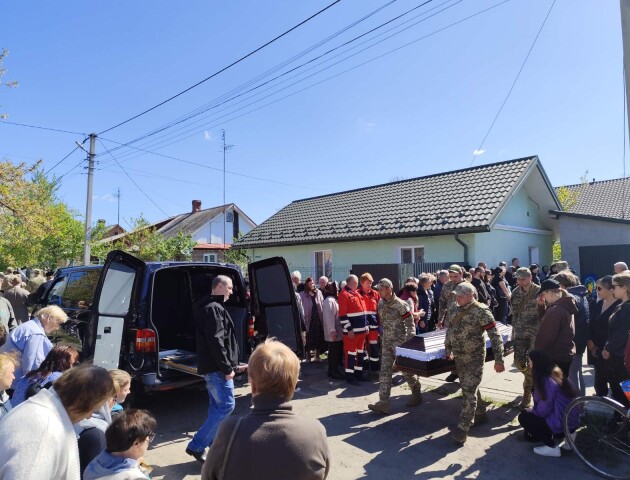 Звільнився з ТЦК й пішов на фронт. Ківерці попрощались із Героєм