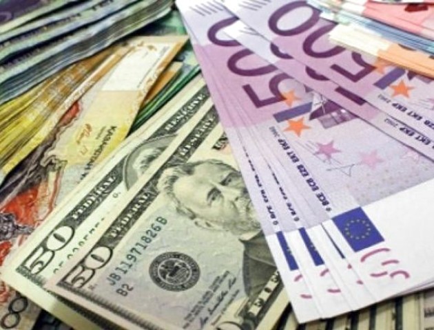 Курс валют на 5 листопада: долар дешевшає, а євро навпаки – росте