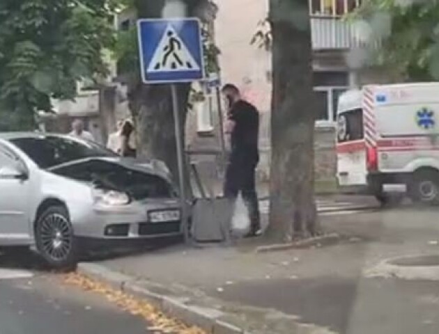 У Луцьку зіткнулися дві автівки, є постраждалі