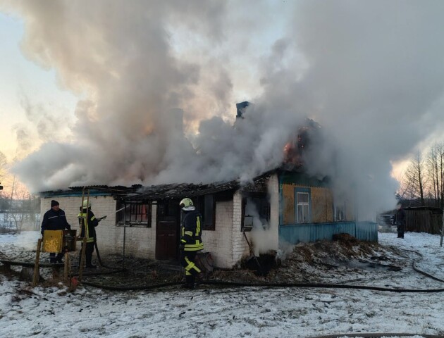 Трагедія на Волині: через цигарку згорів чоловік і його хата