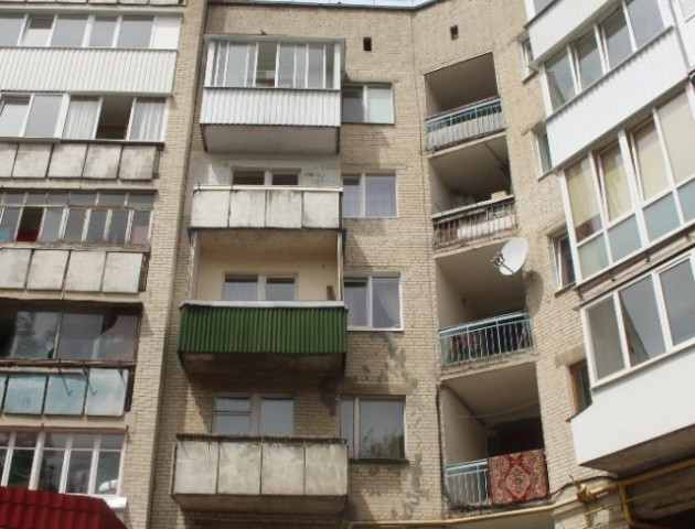 Лучани бояться, що їхній будинок може завалитися