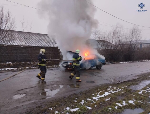У місті на Волині згоріла машина. ФОТО