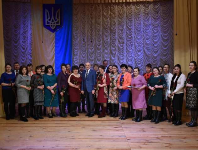 25 матерів-героїнь з Волині отримали по 17 тисяч гривень