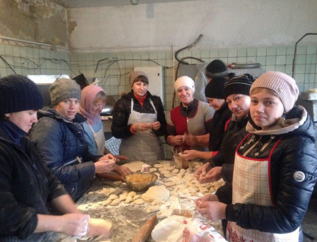 У Олиці волонтери зібрали допомогу для бійців на Сході