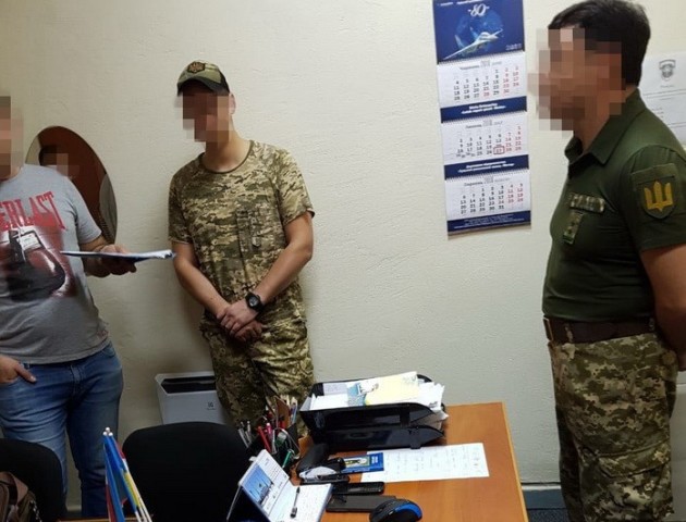 У Луцьку на хабарах затримали завідувача військової кафедри одного з вишів. ФОТО. ВІДЕО