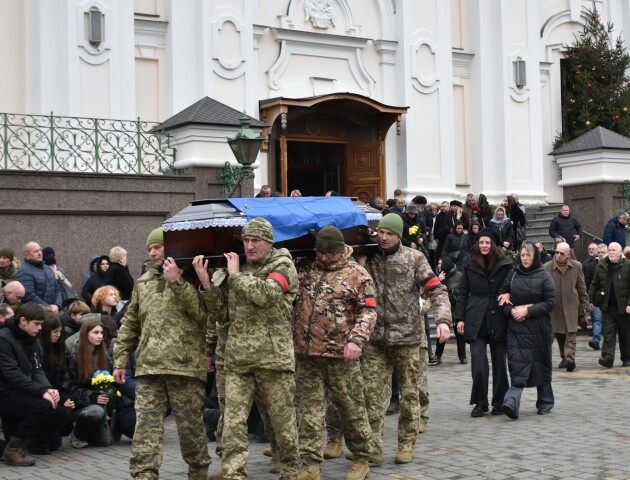 Луцьк попрощався із загиблим на війні захисником