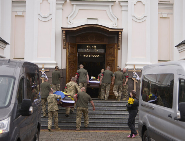 Луцьк попрощався із двома Героями