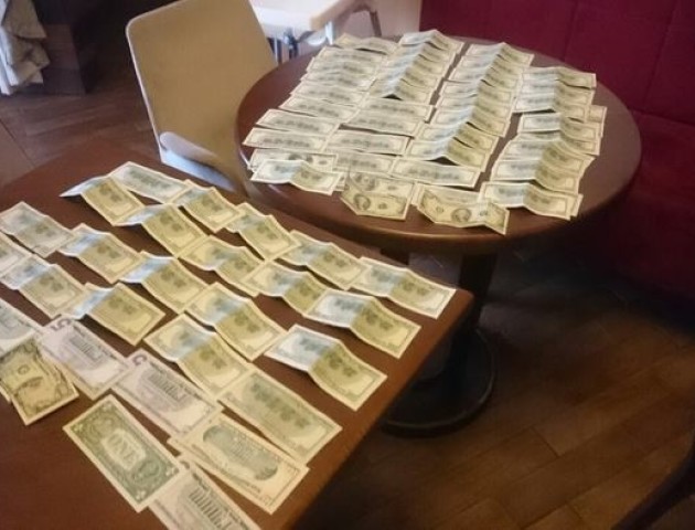 СБУ затримала на Рівненщині організатора видобутку бурштину