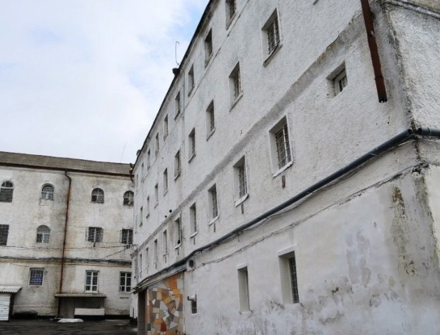 У Луцькому СІЗО ввели плату за побачення