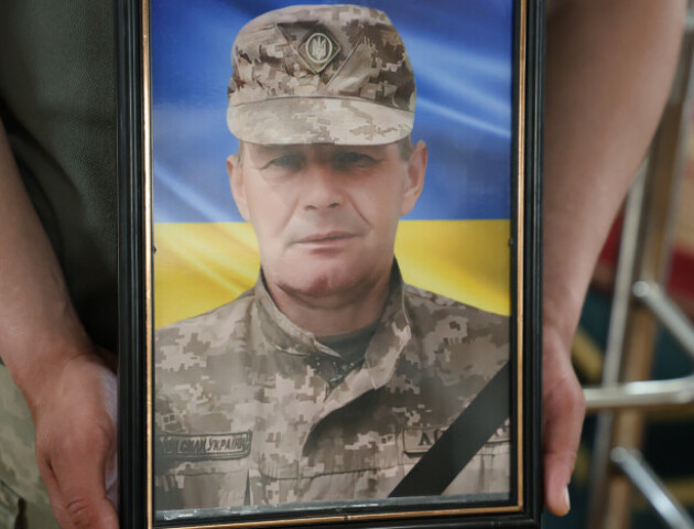 У Луцьку провели в останню дорогу загиблого Героя Віктора Степанюка