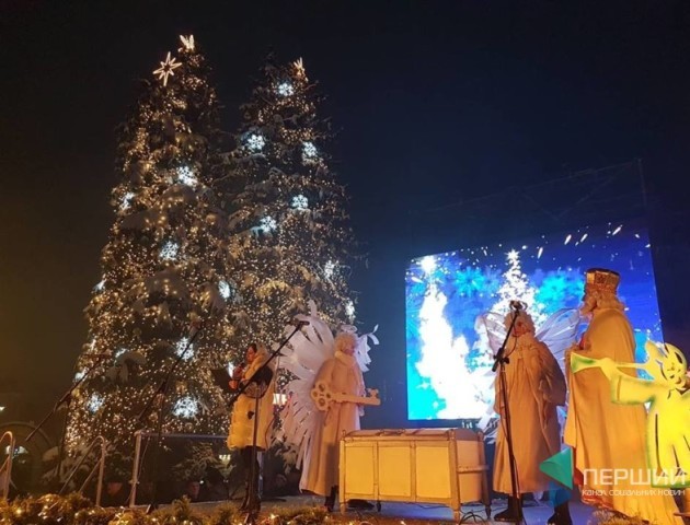 Луцька ялинка - серед найгарніших в Україні