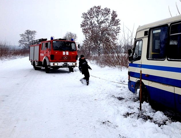 На Волині автобус з пасажирами вилетів на узбіччя. ФОТО