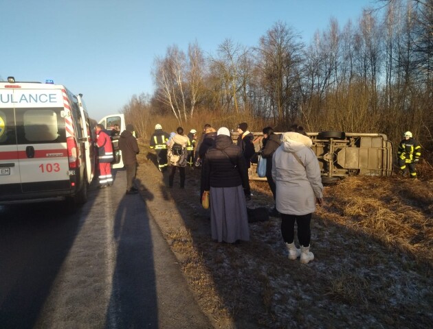 На Волині рятувальники ліквідували наслідки ДТП, у якій травмувалася жінка