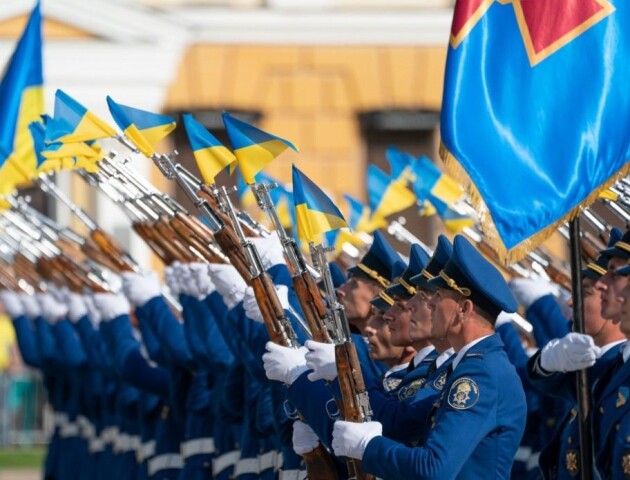 У парламенті пропонують перенести День Незалежності і зробити червоно-чорний стяг офіційним