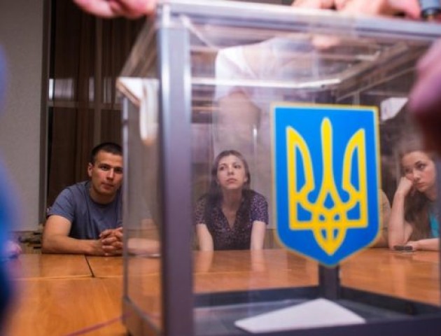 У волинських селах «мляво» рекламуються кандидати у Президенти. ВІДЕО