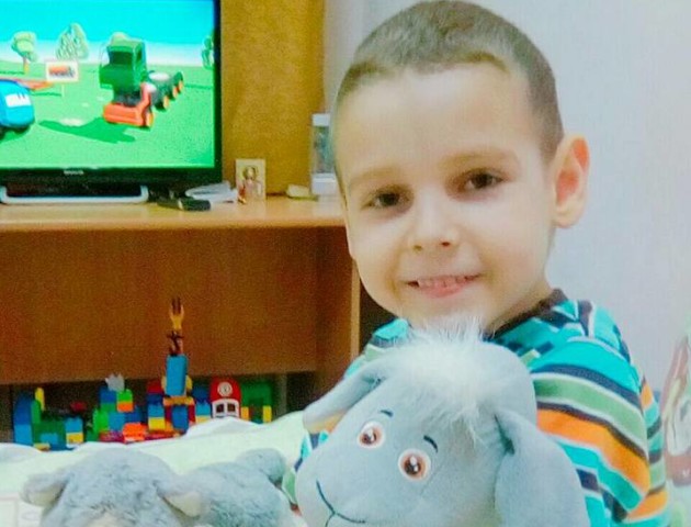 Страшні болі не можуть зупинитися: маленький волинянин, який бореться з раком, у реанімації