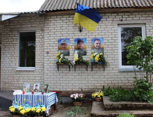 На Маневиччині відкрили меморіальні дошки трьом захисникам