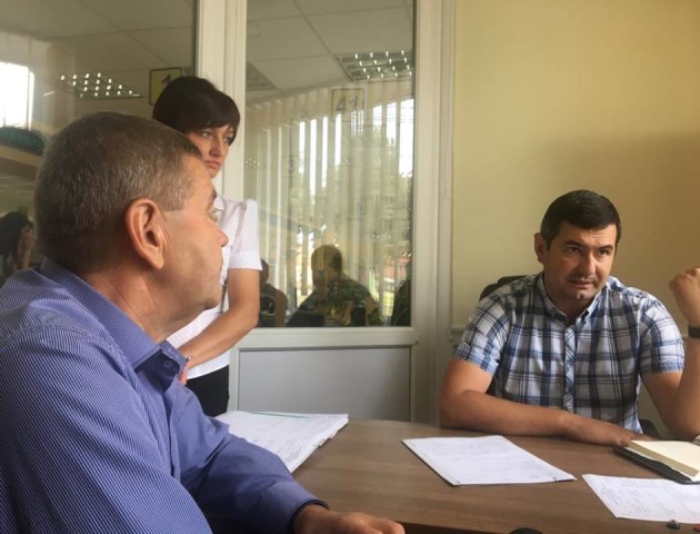 Лучани просять відремонтувати одну з прибудинкових територій