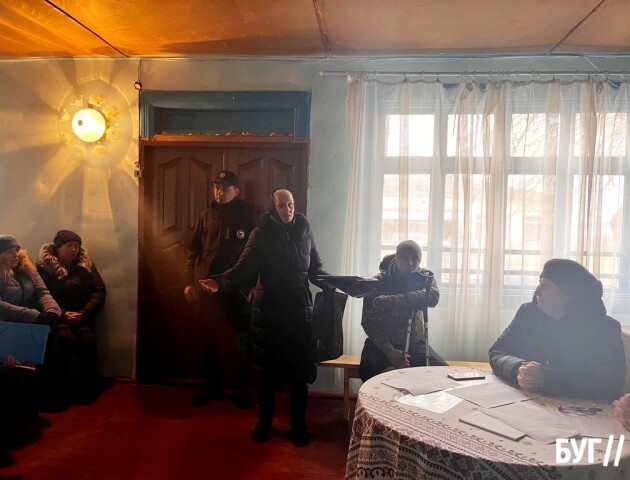 «Розвалили колгосп, хочете забрати й церкву»: на Волині громада вирішила не покидати упц мп