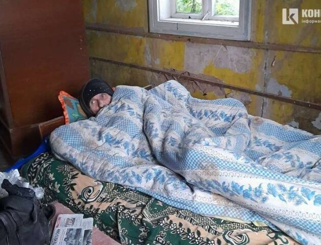 Соцпрацівники покинули 58-річного хворого волинянина в закинутій хаті без вікон та дверей