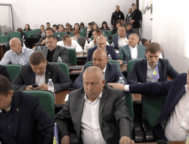 У Луцькраді знову затягують вирішення проблеми Старого ринку. ВІДЕО