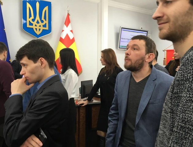 Частина депутатів намагається зірвати сесію міськради. ВІДЕО