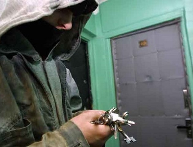 У Володимирі за ніч - два пограбування з схожим «почерком»