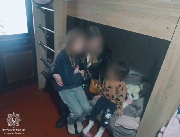 Лишила дітей і пішла пити. У Луцьку покарали горе-матір