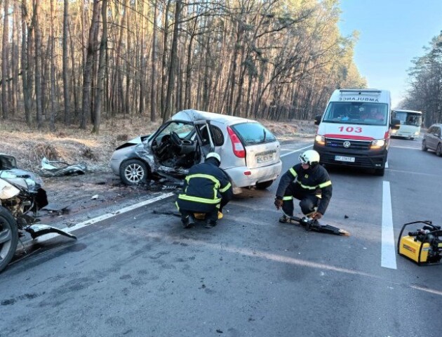 У селі на Волині зіткнулися автомобілі, є постраждалі