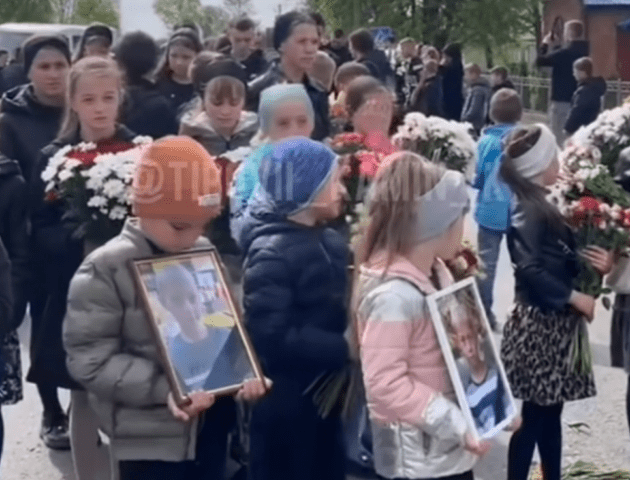 Волиняни попрощалися із 7-річним Арсеном, який потонув у річці