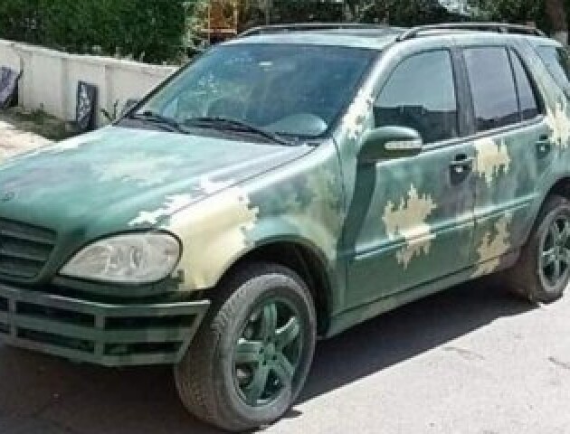 Луцькі волонтери збирають на автівки для армії