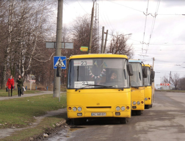Лучани просять змінити рух двох маршруток